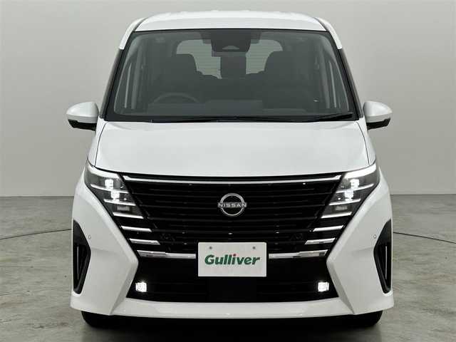 日産 セレナ e－パワー ハイウェイスター V 福岡県 2025(令7)年 0.1万km未満 プリズムホワイト 登録済未使用車　/コネクトナビ（フルセグTV）　/全方位カメラ　/ＥＴＣ２．０　/ナビ連動前後ドラレコ　/デジタルルームミラー　/置くだけ充電　/プロパイロット　/コーナーセンサー　/エマージェンシーブレーキ　/アクセル踏み間違い防止/レーンキープ/BSM/両側電動スライドドア/Wエアコン/純正16インチアルミホイール/LEDヘッドライト