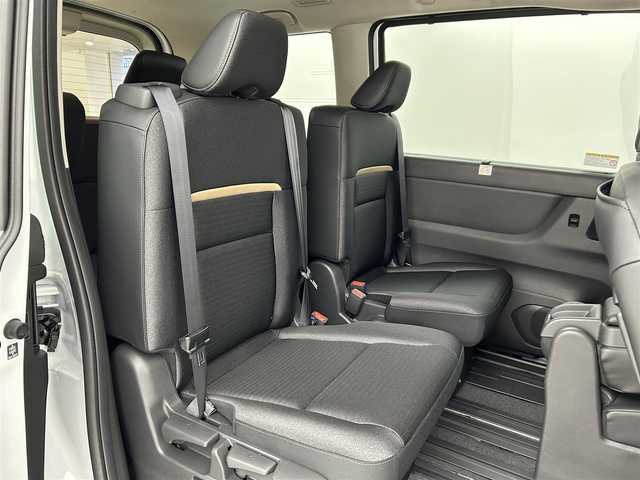 日産 セレナ e－パワー ハイウェイスター V 福岡県 2025(令7)年 0.1万km未満 プリズムホワイト 登録済未使用車　/コネクトナビ（フルセグTV）　/全方位カメラ　/ＥＴＣ２．０　/ナビ連動前後ドラレコ　/デジタルルームミラー　/置くだけ充電　/プロパイロット　/コーナーセンサー　/エマージェンシーブレーキ　/アクセル踏み間違い防止/レーンキープ/BSM/両側電動スライドドア/Wエアコン/純正16インチアルミホイール/LEDヘッドライト
