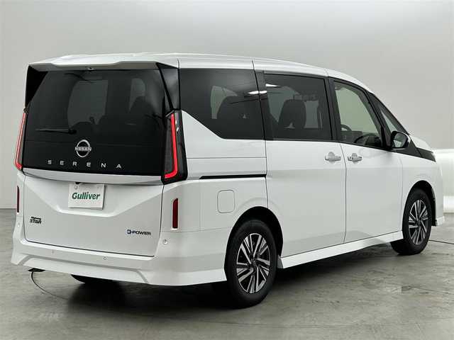 日産 セレナ e－パワー ハイウェイスター V 福岡県 2025(令7)年 0.1万km未満 プリズムホワイト 登録済未使用車　/コネクトナビ（フルセグTV）　/全方位カメラ　/ＥＴＣ２．０　/ナビ連動前後ドラレコ　/デジタルルームミラー　/置くだけ充電　/プロパイロット　/コーナーセンサー　/エマージェンシーブレーキ　/アクセル踏み間違い防止/レーンキープ/BSM/両側電動スライドドア/Wエアコン/純正16インチアルミホイール/LEDヘッドライト