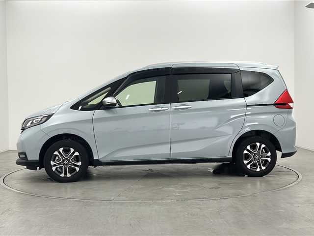 ホンダ フリード ハイブリット クロスター 群馬県 2022(令4)年 1.2万km フィヨルドミストパール 純正９型ナビ　バックカメラ　前後ドラレコ　ＥＴＣ　ハーフレザーシート　シートヒーター　両側電動スライドドア　アダプティブクルーズコントロール　衝突被害軽減ブレーキ　ルーフレール　ＬＥＤライト　禁煙車