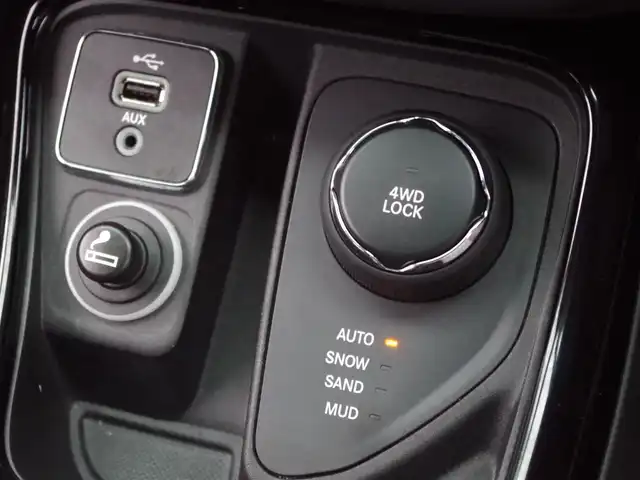 クライスラー・ジープ ジープ コンパス リミテッド 埼玉県 2019(令1)年 2.4万km 青 1オーナー /ブラックハーフレザーシート /アダプティブクルーズコントロール /beatsサウンド /CarPlay /パークセンサー /ブライドスポットモニター/純正ナビ /バックカメラ /ETC /フルセグTV /前席シートヒーター