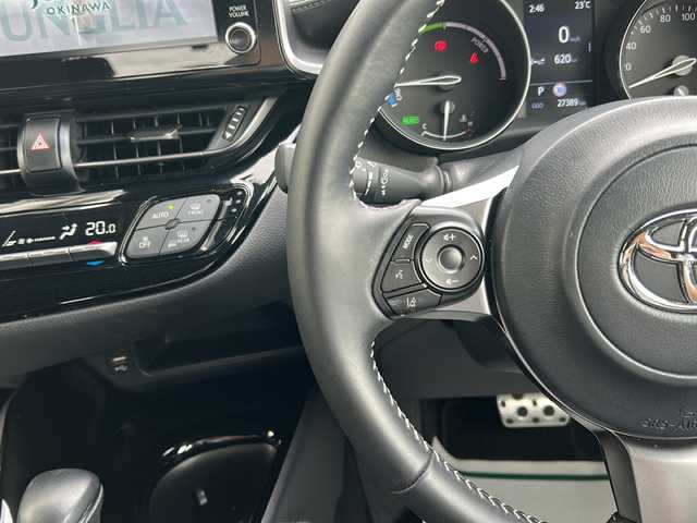 トヨタ Ｃ－ＨＲ S GRスポーツ 神奈川県 2022(令4)年 2.8万km プラチナホワイトパールマイカ ワンオーナー/8インチ純正ディスプレイオーディオ/ナビ/Bluetooth/パノラマミックビューモニター/トヨタセーフティセンス/プリクラッシュセーフティ/レーンキープアシスト/レーダークルーズコントロール/ブラインドスポットモニター/前後ドライブレコーダー/革巻きステアリング/ステアリングスイッチ/ハーフレザーシート/シートヒーター(運転席/助手席)/プッシュスタート/スマートキー/LEDヘッドライト/オートライト/フォグライト/オートハイビーム/電動格納ミラー/純正フロアマット/新車時保証書/取扱説明書