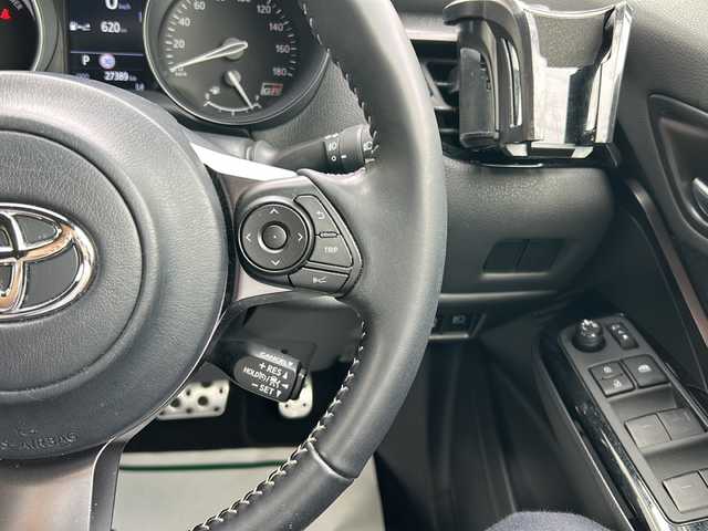 トヨタ Ｃ－ＨＲ S GRスポーツ 神奈川県 2022(令4)年 2.8万km プラチナホワイトパールマイカ ワンオーナー/8インチ純正ディスプレイオーディオ/ナビ/Bluetooth/パノラマミックビューモニター/トヨタセーフティセンス/プリクラッシュセーフティ/レーンキープアシスト/レーダークルーズコントロール/ブラインドスポットモニター/前後ドライブレコーダー/革巻きステアリング/ステアリングスイッチ/ハーフレザーシート/シートヒーター(運転席/助手席)/プッシュスタート/スマートキー/LEDヘッドライト/オートライト/フォグライト/オートハイビーム/電動格納ミラー/純正フロアマット/新車時保証書/取扱説明書