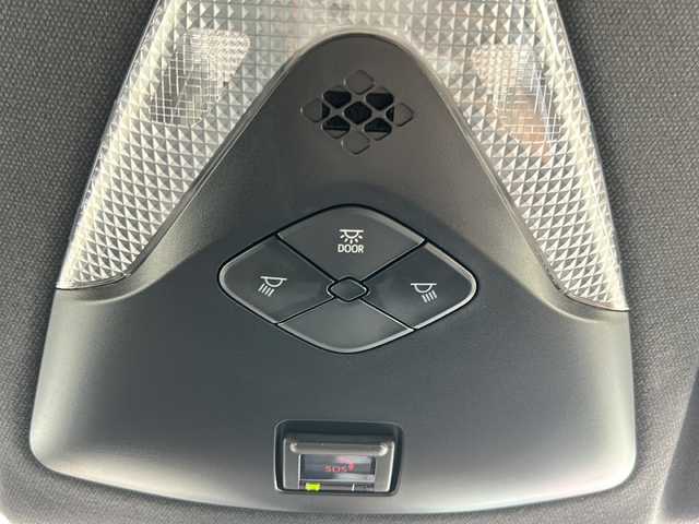 トヨタ Ｃ－ＨＲ S GRスポーツ 神奈川県 2022(令4)年 2.8万km プラチナホワイトパールマイカ ワンオーナー/8インチ純正ディスプレイオーディオ/ナビ/Bluetooth/パノラマミックビューモニター/トヨタセーフティセンス/プリクラッシュセーフティ/レーンキープアシスト/レーダークルーズコントロール/ブラインドスポットモニター/前後ドライブレコーダー/革巻きステアリング/ステアリングスイッチ/ハーフレザーシート/シートヒーター(運転席/助手席)/プッシュスタート/スマートキー/LEDヘッドライト/オートライト/フォグライト/オートハイビーム/電動格納ミラー/純正フロアマット/新車時保証書/取扱説明書