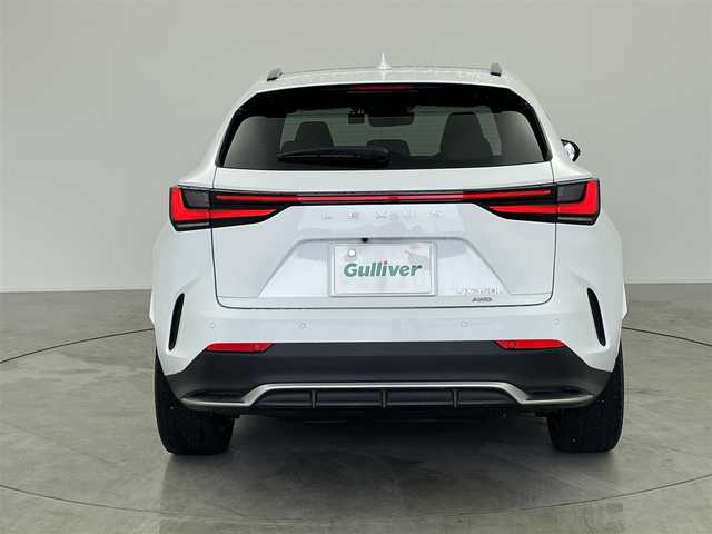 レクサス ＮＸ 350h Fスポーツ 愛知県 2022(令4)年 1.9万km ホワイトノーヴァガラスフレーク サンルーフ/純正ナビ/ヘッドアップディスプレイ/パドルシフト/純正ナビ/全方位カメラ/4WD/ブラインドスポットモニター/ACC/電動リアゲード/パワーシート/シートヒーター全席/シートクーラー/ステアリングヒーター/パドルシフト/後退時連動式ドアミラー/純正LEDライト/純正フロアマット/ETC2.0/ドライブレコーダー/純正AW/コーナーセンサー/レーンキープ/オートライト/オートマチックハイビーム/コーナーセンサー