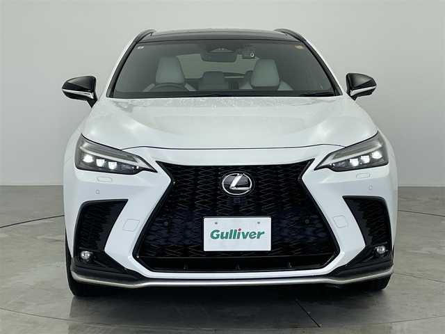 レクサス ＮＸ 350h Fスポーツ 愛知県 2022(令4)年 1.9万km ホワイトノーヴァガラスフレーク サンルーフ/純正ナビ/ヘッドアップディスプレイ/パドルシフト/純正ナビ/全方位カメラ/4WD/ブラインドスポットモニター/ACC/電動リアゲード/パワーシート/シートヒーター全席/シートクーラー/ステアリングヒーター/パドルシフト/後退時連動式ドアミラー/純正LEDライト/純正フロアマット/ETC2.0/ドライブレコーダー/純正AW/コーナーセンサー/レーンキープ/オートライト/オートマチックハイビーム/コーナーセンサー