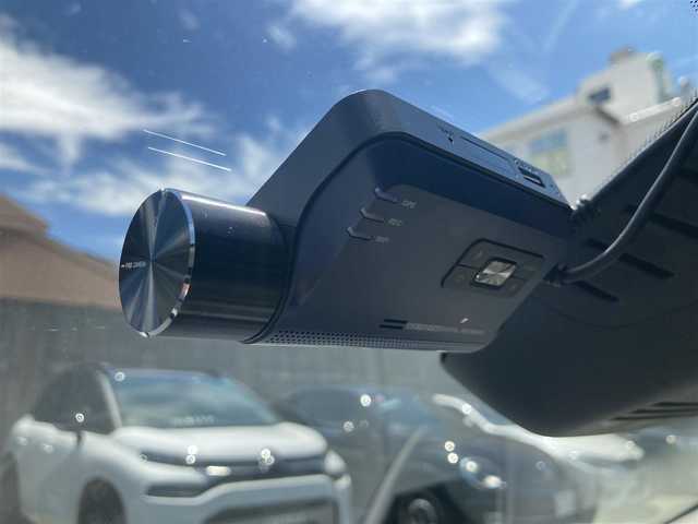 ボルボ ボルボ Ｖ６０ アルティメット B4 ダークED 熊本県 2023(令5)年 1.3万km パール ・スマートキー/・プッシュスタート/・PilotAssist/・レーンキープエイド/・ロードサインインドメーション/・前車発進通知/・ハイビームアシスト/・クルーズコントロール(追従式)/・グレー革シート/・前席パワーシート/・前席エアシート /・全席シートヒーター /・ハンドルヒーター /・純正googleナビ/　【Bluetooth・USB・AppleCarPlay・AndroidAuto】/・harman/kardonサウンドシステム/・全方位カメラ/・ETC/・ドライブレコーダー(前後録画)/・ワイヤレス充電/・パワーバックドア/・LEDヘッドランプ/・LEDフォグランプ/・純正マット