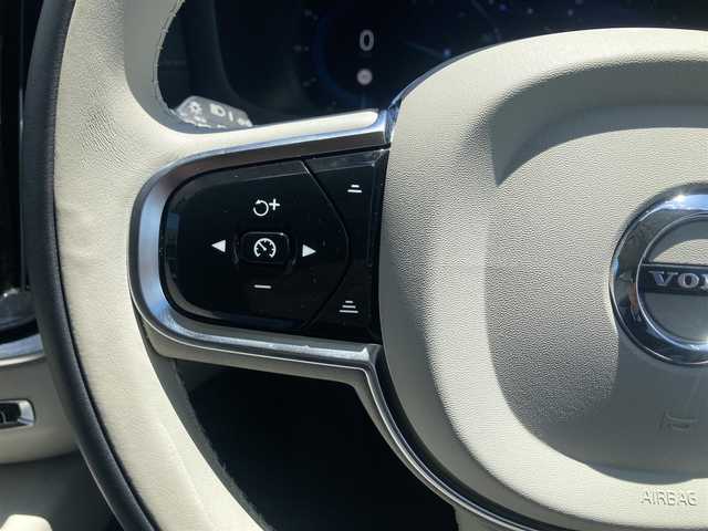 ボルボ ボルボ Ｖ６０ アルティメット B4 ダークED 熊本県 2023(令5)年 1.3万km パール ・スマートキー/・プッシュスタート/・PilotAssist/・レーンキープエイド/・ロードサインインドメーション/・前車発進通知/・ハイビームアシスト/・クルーズコントロール(追従式)/・グレー革シート/・前席パワーシート/・前席エアシート /・全席シートヒーター /・ハンドルヒーター /・純正googleナビ/　【Bluetooth・USB・AppleCarPlay・AndroidAuto】/・harman/kardonサウンドシステム/・全方位カメラ/・ETC/・ドライブレコーダー(前後録画)/・ワイヤレス充電/・パワーバックドア/・LEDヘッドランプ/・LEDフォグランプ/・純正マット