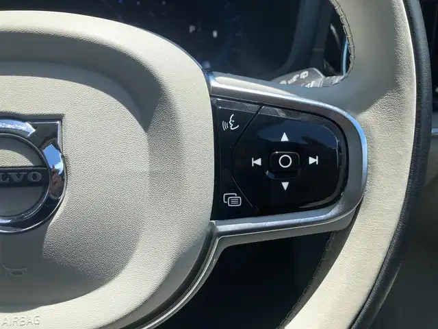 ボルボ ボルボ Ｖ６０ アルティメット B4 ダークED 熊本県 2023(令5)年 1.3万km パール ・スマートキー/・プッシュスタート/・PilotAssist/・レーンキープエイド/・ロードサインインドメーション/・前車発進通知/・ハイビームアシスト/・クルーズコントロール(追従式)/・グレー革シート/・前席パワーシート/・前席エアシート /・全席シートヒーター /・ハンドルヒーター /・純正googleナビ/　【Bluetooth・USB・AppleCarPlay・AndroidAuto】/・harman/kardonサウンドシステム/・全方位カメラ/・ETC/・ドライブレコーダー(前後録画)/・ワイヤレス充電/・パワーバックドア/・LEDヘッドランプ/・LEDフォグランプ/・純正マット