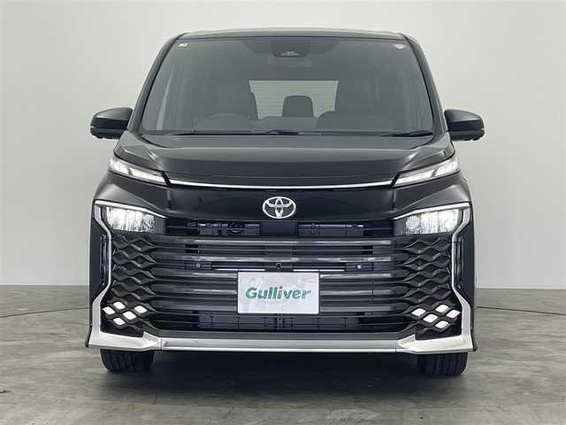 トヨタ ヴォクシー S－Z 群馬県 2025(令7)年 0.1万km未満 アティチュードブラックマイカ 登録済未使用車（登録時11Km）　快適利便　１０．５型ＤＡ　全方位　セーフティーセンス　衝突軽減　レーダークルーズ　クリアランスソナー　両側パワスラ　ＰＷバック　ビルトインＥＴＣ　シートヒーター　ハンドルヒーター　純正アルミ　禁煙車