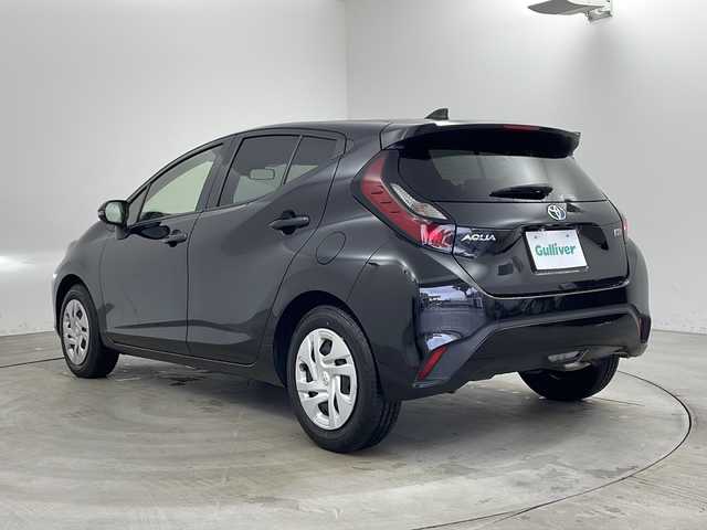 トヨタ アクア X 兵庫県 2022(令4)年 3.7万km ブラックマイカ ・純正ナビ&BT&USB&Miracast/・バックカメラ/・Toyota Safety Sense/・プリクラッシュセーフティー/・レーントレーシングアシスト/・レーダークルーズコントロール/・オートマチックハイビーム/・ロードサインアシスト/・先行車発進告知機能/・LEDヘッドライト/・ビルトインETC/・AC100V電源/・ドアミラーヒーター/・ライトレベライザー/・純正フロアマット/・スマートキー