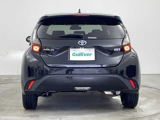 トヨタ アクア X 兵庫県 2022(令4)年 3.7万km ブラックマイカ ・純正ナビ&BT&USB&Miracast/・バックカメラ/・Toyota Safety Sense/・プリクラッシュセーフティー/・レーントレーシングアシスト/・レーダークルーズコントロール/・オートマチックハイビーム/・ロードサインアシスト/・先行車発進告知機能/・LEDヘッドライト/・ビルトインETC/・AC100V電源/・ドアミラーヒーター/・ライトレベライザー/・純正フロアマット/・スマートキー