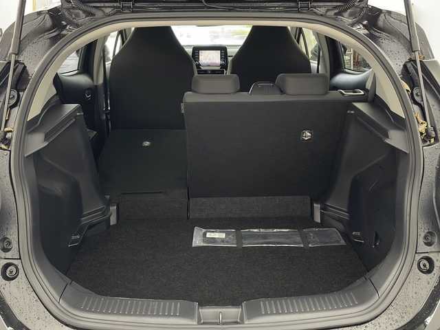 トヨタ アクア X 兵庫県 2022(令4)年 3.7万km ブラックマイカ ・純正ナビ&BT&USB&Miracast/・バックカメラ/・Toyota Safety Sense/・プリクラッシュセーフティー/・レーントレーシングアシスト/・レーダークルーズコントロール/・オートマチックハイビーム/・ロードサインアシスト/・先行車発進告知機能/・LEDヘッドライト/・ビルトインETC/・AC100V電源/・ドアミラーヒーター/・ライトレベライザー/・純正フロアマット/・スマートキー