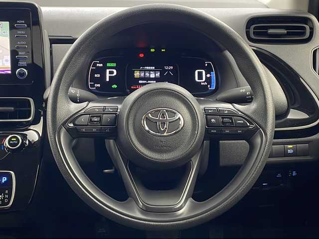 トヨタ アクア X 兵庫県 2022(令4)年 3.7万km ブラックマイカ ・純正ナビ&BT&USB&Miracast/・バックカメラ/・Toyota Safety Sense/・プリクラッシュセーフティー/・レーントレーシングアシスト/・レーダークルーズコントロール/・オートマチックハイビーム/・ロードサインアシスト/・先行車発進告知機能/・LEDヘッドライト/・ビルトインETC/・AC100V電源/・ドアミラーヒーター/・ライトレベライザー/・純正フロアマット/・スマートキー