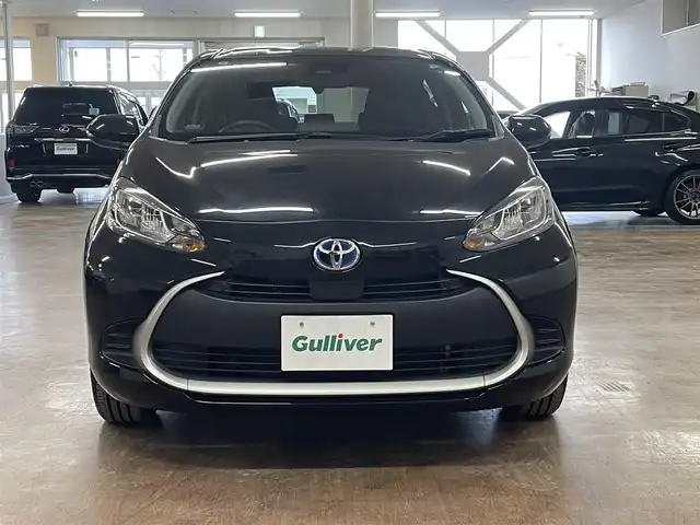 トヨタ アクア G 道央・札幌 2024(令6)年 2.5万km ブラックマイカ 4WD/寒冷地仕様/純正ナビ(Bluetooth/Miracast/USB)/バックカメラ/セーフティセンス/・衝突軽減ブレーキ/・レーンキープアシスト/・横滑り防止/レーダークルーズコントロール/前後コーナーセンサー/ミラーヒーター/スマートキー×2/ステアリングスイッチ/ETC/LEDヘッドライト/オートハイビーム/純正ルームミラー型ドラレコ/前席USB充電ポート/AC100V電源/ワイパーデアイサー/保証書/取扱説明書