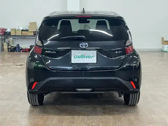 トヨタ アクア G 道央・札幌 2024(令6)年 2.5万km ブラックマイカ 4WD/寒冷地仕様/純正ナビ(Bluetooth/Miracast/USB)/バックカメラ/セーフティセンス/・衝突軽減ブレーキ/・レーンキープアシスト/・横滑り防止/レーダークルーズコントロール/前後コーナーセンサー/ミラーヒーター/スマートキー×2/ステアリングスイッチ/ETC/LEDヘッドライト/オートハイビーム/純正ルームミラー型ドラレコ/前席USB充電ポート/AC100V電源/ワイパーデアイサー/保証書/取扱説明書