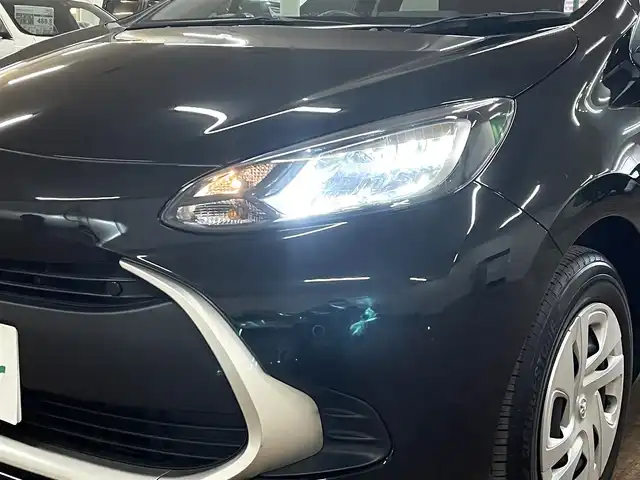 トヨタ アクア G 道央・札幌 2024(令6)年 2.5万km ブラックマイカ 4WD/寒冷地仕様/純正ナビ(Bluetooth/Miracast/USB)/バックカメラ/セーフティセンス/・衝突軽減ブレーキ/・レーンキープアシスト/・横滑り防止/レーダークルーズコントロール/前後コーナーセンサー/ミラーヒーター/スマートキー×2/ステアリングスイッチ/ETC/LEDヘッドライト/オートハイビーム/純正ルームミラー型ドラレコ/前席USB充電ポート/AC100V電源/ワイパーデアイサー/保証書/取扱説明書