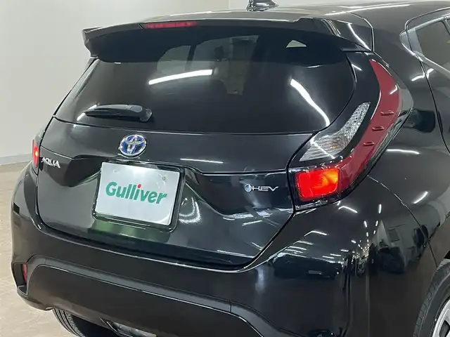 トヨタ アクア G 道央・札幌 2024(令6)年 2.5万km ブラックマイカ 4WD/寒冷地仕様/純正ナビ(Bluetooth/Miracast/USB)/バックカメラ/セーフティセンス/・衝突軽減ブレーキ/・レーンキープアシスト/・横滑り防止/レーダークルーズコントロール/前後コーナーセンサー/ミラーヒーター/スマートキー×2/ステアリングスイッチ/ETC/LEDヘッドライト/オートハイビーム/純正ルームミラー型ドラレコ/前席USB充電ポート/AC100V電源/ワイパーデアイサー/保証書/取扱説明書