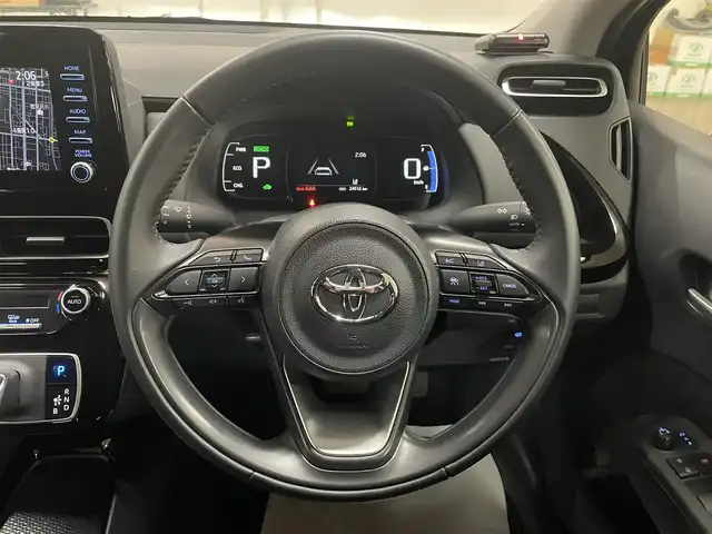 トヨタ アクア G 道央・札幌 2024(令6)年 2.5万km ブラックマイカ 4WD/寒冷地仕様/純正ナビ(Bluetooth/Miracast/USB)/バックカメラ/セーフティセンス/・衝突軽減ブレーキ/・レーンキープアシスト/・横滑り防止/レーダークルーズコントロール/前後コーナーセンサー/ミラーヒーター/スマートキー×2/ステアリングスイッチ/ETC/LEDヘッドライト/オートハイビーム/純正ルームミラー型ドラレコ/前席USB充電ポート/AC100V電源/ワイパーデアイサー/保証書/取扱説明書