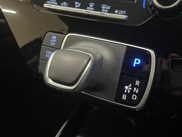 トヨタ アクア G 道央・札幌 2024(令6)年 2.5万km ブラックマイカ 4WD/寒冷地仕様/純正ナビ(Bluetooth/Miracast/USB)/バックカメラ/セーフティセンス/・衝突軽減ブレーキ/・レーンキープアシスト/・横滑り防止/レーダークルーズコントロール/前後コーナーセンサー/ミラーヒーター/スマートキー×2/ステアリングスイッチ/ETC/LEDヘッドライト/オートハイビーム/純正ルームミラー型ドラレコ/前席USB充電ポート/AC100V電源/ワイパーデアイサー/保証書/取扱説明書