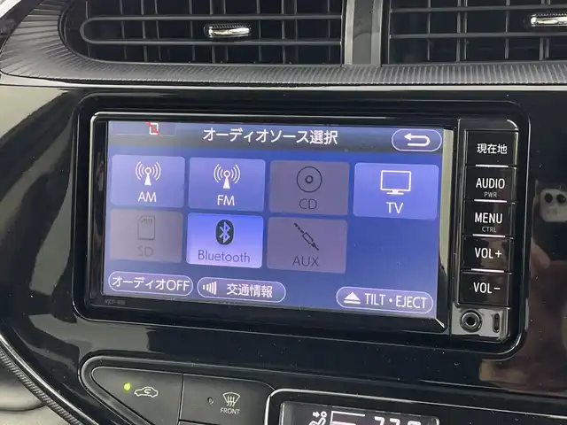トヨタ アクア クロスオーバー 愛知県 2018(平30)年 6.9万km ブラックマイカ 純正７インチSDナビ/（Bluetooth/フルセグＴＶ/DVD/AM/FM)/バックカメラ/トヨタセーフティセンス/・プリクラッシュセーフティ/・レーンディパーチャーアラート/・オートマチックハイビーム/・先行車発進お知らせ機能/ドライブレコーダー/ETC/純正15インチアルミホイール/スペヤタイヤ/ステアリングスイッチ/ハーフレザーシート/リモコンキー/フロアマット