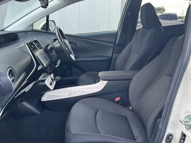 トヨタ プリウス A 福島県 2017(平29)年 6.7万km ホワイトパールクリスタルシャイン 4WD 純正9型ナビ 寒冷地仕様 フルセグTV Bluetooth バックカメラ 衝突軽減ブレーキ オートクルーズ ETC2.0 ヘッドアップディスプレイ バックソナー オートハイビーム フォグランプ スマートキー