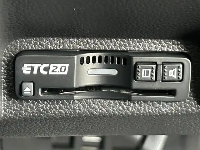 ホンダ ヴェゼル ハイブリッド e:HEV Z 静岡県 2025(令7)年 0.1千km クリスタルブラックパール ホンダセンシング/・衝突軽減ブレーキ/・レーンキープアシスト/・レーダークルーズコントロール/・前後コーナーセンサー/・ブラインドスポットモニター/Honda CONNECTディスプレー/Apple CarPlay/フルセグTV/ETC2.0車載器/電子制御オートブレーキホールド/Hondaスマートキーシステム/本革巻セレクトレバー/LEDオートヘッドライト/ワイヤレス充電器/USBチャージャー（Type-C）/シートヒーターD＋N/ハンドルヒーター/純正18AW/バックカメラ