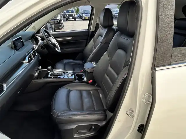 マツダ ＣＸ－５ XD Lパッケージ 大阪府 2019(平31)年 3.2万km スノーフレイクホワイトパールマイカ 純正ナビTV/(フルセグTV/Bluetooth/CD/DVD)/全方位モニター/前後コーナーセンサー/レーダークルーズコントロール/レーンキープアシスト/ブラインドスポットモニター/TCS/オートマチックハイビーム/アイドリングストップ/黒レザーシート/前席パワーシート/メモリシート/シートヒーター/ステアリングヒーター/パワーバックドア/純正フロアマット/LEDヘッドライト/純正アルミホイール/ETC/スペアキー×1