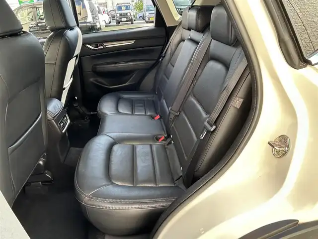 マツダ ＣＸ－５ XD Lパッケージ 大阪府 2019(平31)年 3.2万km スノーフレイクホワイトパールマイカ 純正ナビTV/(フルセグTV/Bluetooth/CD/DVD)/全方位モニター/前後コーナーセンサー/レーダークルーズコントロール/レーンキープアシスト/ブラインドスポットモニター/TCS/オートマチックハイビーム/アイドリングストップ/黒レザーシート/前席パワーシート/メモリシート/シートヒーター/ステアリングヒーター/パワーバックドア/純正フロアマット/LEDヘッドライト/純正アルミホイール/ETC/スペアキー×1
