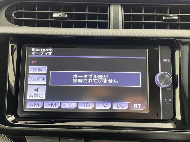 トヨタ アクア S 栃木県 2015(平27)年 7.9万km チェリーパールクリスタルシャイン 純正7インチナビ/　フルセグ/CD/DVD/BT/ラジオ/SD/バックカメラ/ビルトインETC/ステアリングスイッチ/オートヘッドライト/電格ウィンカーミラー/純正ドアバイザー/純正フロアマット/ヘッドライトレベライザー/プッシュスタート