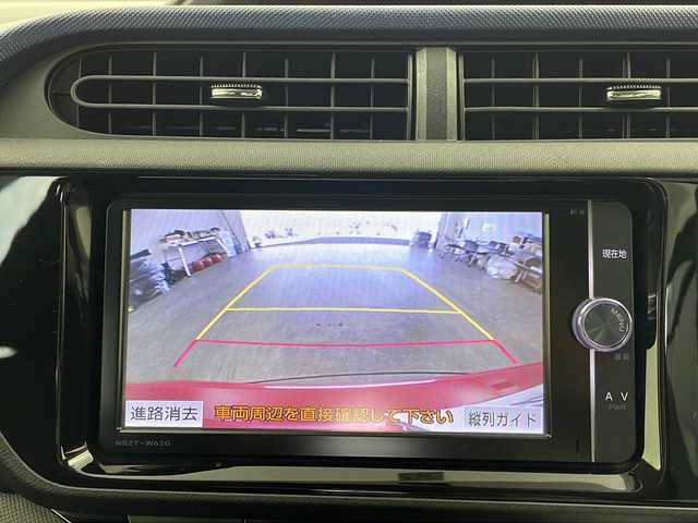 トヨタ アクア S 栃木県 2015(平27)年 7.9万km チェリーパールクリスタルシャイン 純正7インチナビ/　フルセグ/CD/DVD/BT/ラジオ/SD/バックカメラ/ビルトインETC/ステアリングスイッチ/オートヘッドライト/電格ウィンカーミラー/純正ドアバイザー/純正フロアマット/ヘッドライトレベライザー/プッシュスタート