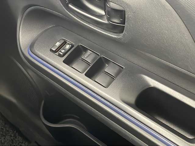 トヨタ アクア S 栃木県 2015(平27)年 7.9万km チェリーパールクリスタルシャイン 純正7インチナビ/　フルセグ/CD/DVD/BT/ラジオ/SD/バックカメラ/ビルトインETC/ステアリングスイッチ/オートヘッドライト/電格ウィンカーミラー/純正ドアバイザー/純正フロアマット/ヘッドライトレベライザー/プッシュスタート