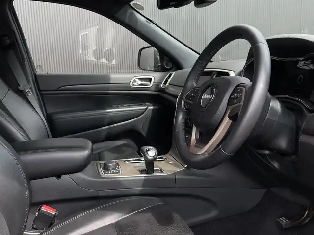 クライスラー・ジープ ジープ グランドチェロキー アルティテュード 長野県 2014(平26)年 2.1万km 黒 純正ナビ　/Ｐシート（Ｄ席／Ｎ席）/純正２０ＡＷ　/４ＷＤ　/シートヒーター（Ｄ席／Ｎ席）/クルコン　/オートライト　/エアサス　/４ＷＤ　/ＥＴＣ