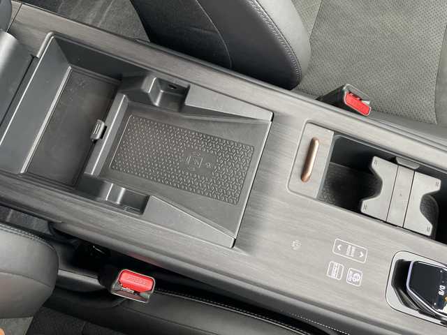 日産 アリア B6 愛知県 2022(令4)年 2.4万km 黒 プロパイロット/純正12.3型ディズプレイオーディオナビ/三眼LEDヘッドライト/全方位カメラ/レーダークルーズコントロール/シートヒーター/バックカメラ/電動リアゲート/パワーシート/コーナーセンサー/純正アルミホイール/ETC2.0/ブラインドスポットモニター/ステアリングヒーター/インテリジェントミラー/オートマチックハイビーム/ワイヤレス充電機/ドライブレコーダー/衝突軽減システム/フルセグ/Bluetooth/ステアリングスイッチ/スマートキー/プッシュスタート