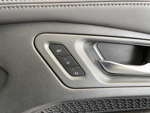 日産 アリア B6 愛知県 2022(令4)年 2.4万km 黒 プロパイロット/純正12.3型ディズプレイオーディオナビ/三眼LEDヘッドライト/全方位カメラ/レーダークルーズコントロール/シートヒーター/バックカメラ/電動リアゲート/パワーシート/コーナーセンサー/純正アルミホイール/ETC2.0/ブラインドスポットモニター/ステアリングヒーター/インテリジェントミラー/オートマチックハイビーム/ワイヤレス充電機/ドライブレコーダー/衝突軽減システム/フルセグ/Bluetooth/ステアリングスイッチ/スマートキー/プッシュスタート