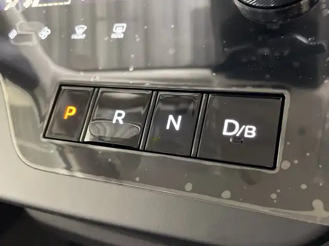 日産 セレナ e－パワー ハイウェイスター V 福岡県 2025(令7)年 0.1千km プリズムホワイト 登録済み未使用車/純正ナビ/フルセグ/全方位カメラ/両側パワースライド/BSM/ビルトインETC/横滑り防止装置/レーンアシスト/衝突軽減システム/追従型クルーズコントロール/デジタルインナーミラー/コーナーセンサー/フリップダウンモニター/LEDヘッドライト