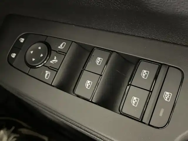 日産 セレナ e－パワー ハイウェイスター V 福岡県 2025(令7)年 0.1千km プリズムホワイト 登録済み未使用車/純正ナビ/フルセグ/全方位カメラ/両側パワースライド/BSM/ビルトインETC/横滑り防止装置/レーンアシスト/衝突軽減システム/追従型クルーズコントロール/デジタルインナーミラー/コーナーセンサー/フリップダウンモニター/LEDヘッドライト