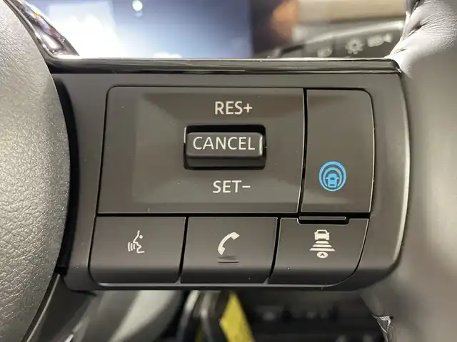 日産 セレナ e－パワー ハイウェイスター V 福岡県 2025(令7)年 0.1千km プリズムホワイト 登録済み未使用車/純正ナビ/フルセグ/全方位カメラ/両側パワースライド/BSM/ビルトインETC/横滑り防止装置/レーンアシスト/衝突軽減システム/追従型クルーズコントロール/デジタルインナーミラー/コーナーセンサー/フリップダウンモニター/LEDヘッドライト