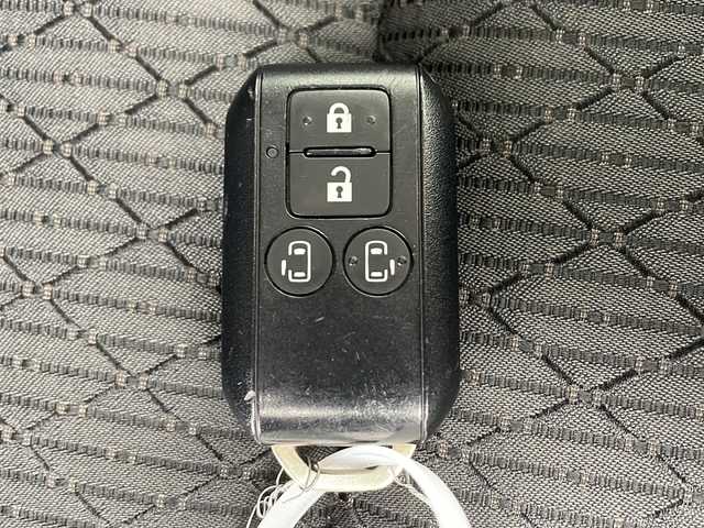 スズキ スペーシア カスタム HYBRID XS 佐賀県 2019(令1)年 3.2万km ピュアホワイトパール/ブラック2トーン 〇　ワンオーナー/〇　フルセグテレビ/〇　バックカメラ/〇　アイドリングストップ/〇　ウィンカーミラー/〇　ドアバイザー/〇　プッシュスタート/〇　両側パワースライドドア/〇　ハーフレザーシート/〇　LEDヘッドライト