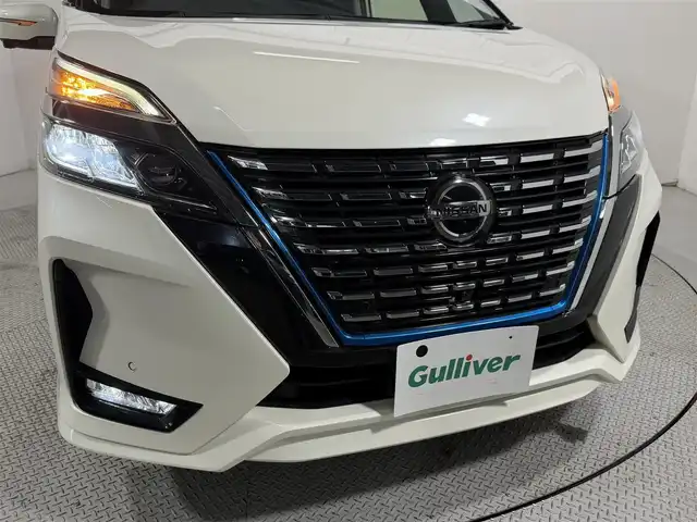 日産 セレナ e－パワー ハイウェイスター V 大阪府 2019(令1)年 6.5万km ブリリアントホワイトパール ProPILOT 純正10incナビTV 360カメラ フリップダウンモニター レーダークルコン 衝突軽減ブレーキ レーンアシスト ブラインドSM 両側パワースライドドア パークアシスト クリアランスソナー ETC