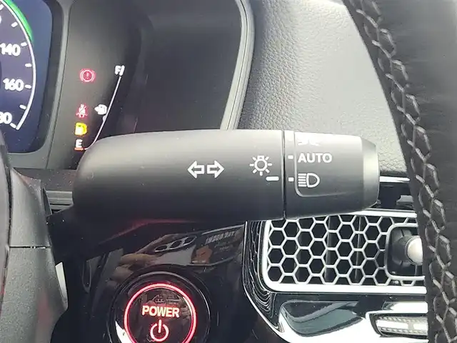 ホンダ シビック 愛知県 2024(令6)年 0.3万km プラチナホワイトパール ホンダセンシング/　・衝突被害軽減ブレーキ/　・レーンキープアシスト/　・ブラインドスポットモニター/　・アダプティブクルーズコントロール/９型グーグル搭載ホンダコネクトディスプレイ/　-BT/フルセグTV/ＡｐｐｌｅＣａｒＰｌａｙ／ＡｎｄｒｏｉｄＡｕｔｏ/ＥＴＣ２．０/前後純正ドラレコ/バックカメラ/パドルシフト/前席シートヒーター/純正１８インチＡＷ