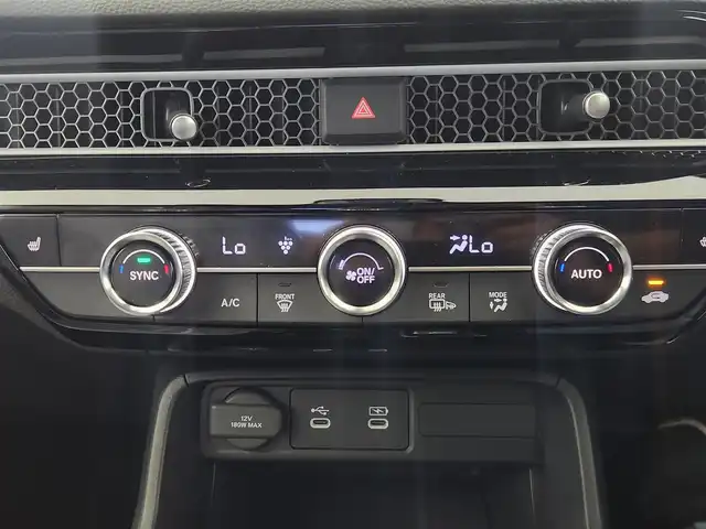 ホンダ シビック 愛知県 2024(令6)年 0.3万km プラチナホワイトパール ホンダセンシング/　・衝突被害軽減ブレーキ/　・レーンキープアシスト/　・ブラインドスポットモニター/　・アダプティブクルーズコントロール/９型グーグル搭載ホンダコネクトディスプレイ/　-BT/フルセグTV/ＡｐｐｌｅＣａｒＰｌａｙ／ＡｎｄｒｏｉｄＡｕｔｏ/ＥＴＣ２．０/前後純正ドラレコ/バックカメラ/パドルシフト/前席シートヒーター/純正１８インチＡＷ