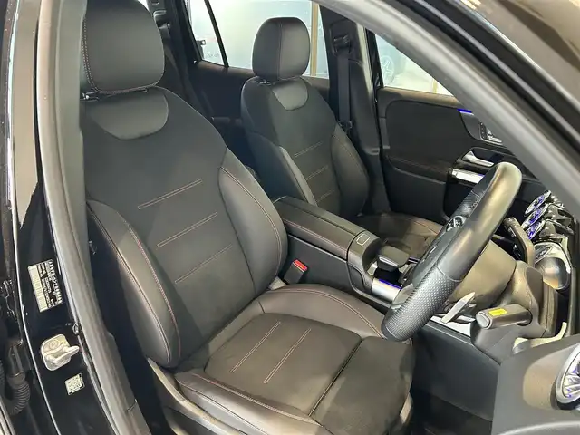 メルセデス・ベンツ Ｍ・ベンツ ＧＬＢ２００ｄ 4マチック AMGライン 愛知県 2023(令5)年 1.1万km コスモスブラック ＭＢＵＸ　/Ｂｌｕｅｔｏｏｔｈ　/３６０度カメラ　/フルセグＴＶ　/カーボン調インテイリアトリム　/ＡＣＣ　/ＬＫＡ　/ＬＤＷ　/ＢＳＭ　/１９インチＡＭＧツインスポークＡＷ　/ドライブレコーダー　/ＥＴＣ２．０/ハーフレザー　/パワーシート/シートヒーター/パワーバックドア/マルチビームLEDヘッドライト/プッシュスタート/ウィンカーミラー/アイドリングストップ