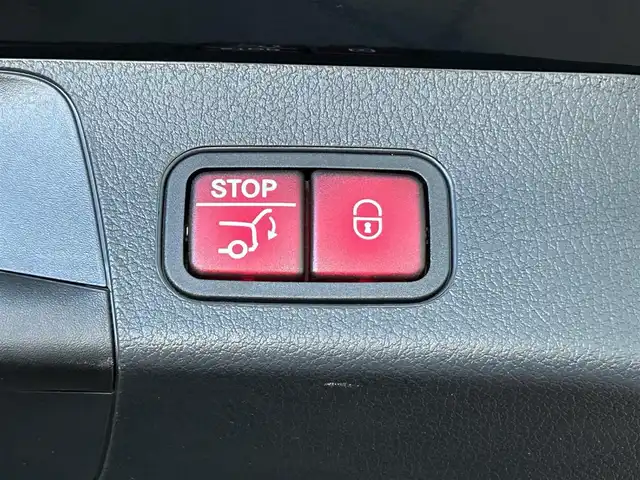 メルセデス・ベンツ Ｍ・ベンツ ＧＬＢ２００ｄ 4マチック AMGライン 愛知県 2023(令5)年 1.1万km コスモスブラック ＭＢＵＸ　/Ｂｌｕｅｔｏｏｔｈ　/３６０度カメラ　/フルセグＴＶ　/カーボン調インテイリアトリム　/ＡＣＣ　/ＬＫＡ　/ＬＤＷ　/ＢＳＭ　/１９インチＡＭＧツインスポークＡＷ　/ドライブレコーダー　/ＥＴＣ２．０/ハーフレザー　/パワーシート/シートヒーター/パワーバックドア/マルチビームLEDヘッドライト/プッシュスタート/ウィンカーミラー/アイドリングストップ