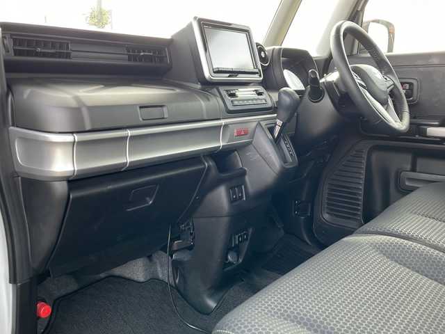 スズキ スペーシア ギア HYBRID XZターボ 新潟県 2022(令4)年 1.6万km ピュアホワイトP 4WD/純正SDナビ(CN-RZ876)/CD/DVD/BT/フルセグテレビ/全方位カメラ/ETC/ドライブレコーダー/衝突被害軽減ブレーキ/レーンキープアシスト/レーダークルーズコントロール/両側パワースライドドア/ベンチシート/シートヒーター /パドルシフト/ステアリングスイッチ/コーナーセンサー/スマートキー/プッシュスタート/LEDヘッドライト/オートライト/オートハイビーム/フォグランプ/純正14インチアルミホイール