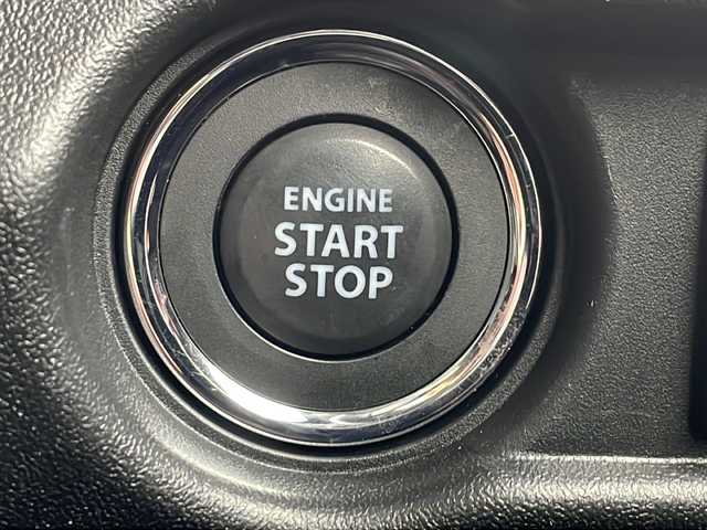 スズキ ジムニー シエラ JC 道北・旭川 2023(令5)年 1.8万km ジャングルグリーン /4WD//禁煙車//純正8型SDナビ//CD/DVD/SD/MSV/BT/USB/フルセグ//バックカメラ//スズキセーフティサポート//衝突軽減ブレーキ//レーンキープアシスト//アイドリングストップ//クルーズコントロール//シートヒーター//ミラーヒーター//ビルトインETC//前後ドライブレコーダー//オートハイビーム//オートライト//LEDヘッドライト//フォグライト//ヘッドライトウォッシャー//純正フロアマット//ドアバイザー