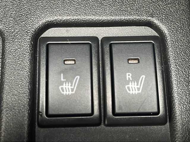 スズキ ジムニー シエラ JC 道北・旭川 2023(令5)年 1.8万km ジャングルグリーン /4WD//禁煙車//純正8型SDナビ//CD/DVD/SD/MSV/BT/USB/フルセグ//バックカメラ//スズキセーフティサポート//衝突軽減ブレーキ//レーンキープアシスト//アイドリングストップ//クルーズコントロール//シートヒーター//ミラーヒーター//ビルトインETC//前後ドライブレコーダー//オートハイビーム//オートライト//LEDヘッドライト//フォグライト//ヘッドライトウォッシャー//純正フロアマット//ドアバイザー