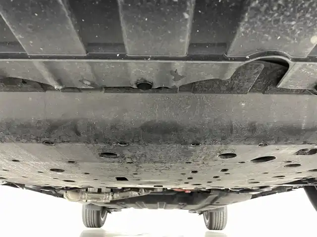 ホンダ ヴェゼル ハイブリッド Z ホンダセンシング 福島県 2018(平30)年 3.3万km ミッドナイトブルービームM ホンダセンシング/・衝突軽減ブレーキ /・誤発進抑制機能 /・歩行者事故低減ステアリング /・路外逸脱抑制機能 /・アダプティブ・クルーズ・コントロール/・車線維持支援システム/・先行車発進お知らせ機能 /・標識認識機能/純正ナビゲーション/・型式：VXM-197VFEi/・Bluetooth/TV/CD/DVD/AM・FM/・バックカメラ/・ETC/プッシュスタート/・スマートキー/・電子パーキング/・オートホールド/LEDライト/・オートライト/・フォグライト/革巻きステアリング/・ステアリングスイッチ/・パドルシフト/電動格納ウィンカーミラー/純正フロアマット/ドアバイザー