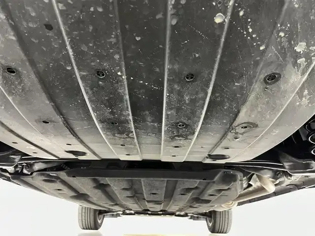 ホンダ ヴェゼル ハイブリッド Z ホンダセンシング 福島県 2018(平30)年 3.3万km ミッドナイトブルービームM ホンダセンシング/・衝突軽減ブレーキ /・誤発進抑制機能 /・歩行者事故低減ステアリング /・路外逸脱抑制機能 /・アダプティブ・クルーズ・コントロール/・車線維持支援システム/・先行車発進お知らせ機能 /・標識認識機能/純正ナビゲーション/・型式：VXM-197VFEi/・Bluetooth/TV/CD/DVD/AM・FM/・バックカメラ/・ETC/プッシュスタート/・スマートキー/・電子パーキング/・オートホールド/LEDライト/・オートライト/・フォグライト/革巻きステアリング/・ステアリングスイッチ/・パドルシフト/電動格納ウィンカーミラー/純正フロアマット/ドアバイザー