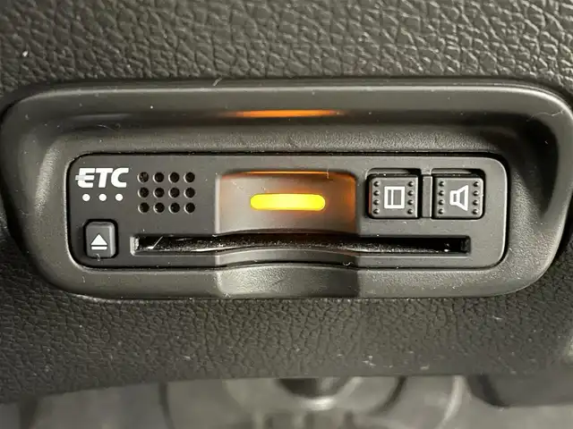 ホンダ ヴェゼル ハイブリッド Z ホンダセンシング 福島県 2018(平30)年 3.3万km ミッドナイトブルービームM ホンダセンシング/・衝突軽減ブレーキ /・誤発進抑制機能 /・歩行者事故低減ステアリング /・路外逸脱抑制機能 /・アダプティブ・クルーズ・コントロール/・車線維持支援システム/・先行車発進お知らせ機能 /・標識認識機能/純正ナビゲーション/・型式：VXM-197VFEi/・Bluetooth/TV/CD/DVD/AM・FM/・バックカメラ/・ETC/プッシュスタート/・スマートキー/・電子パーキング/・オートホールド/LEDライト/・オートライト/・フォグライト/革巻きステアリング/・ステアリングスイッチ/・パドルシフト/電動格納ウィンカーミラー/純正フロアマット/ドアバイザー